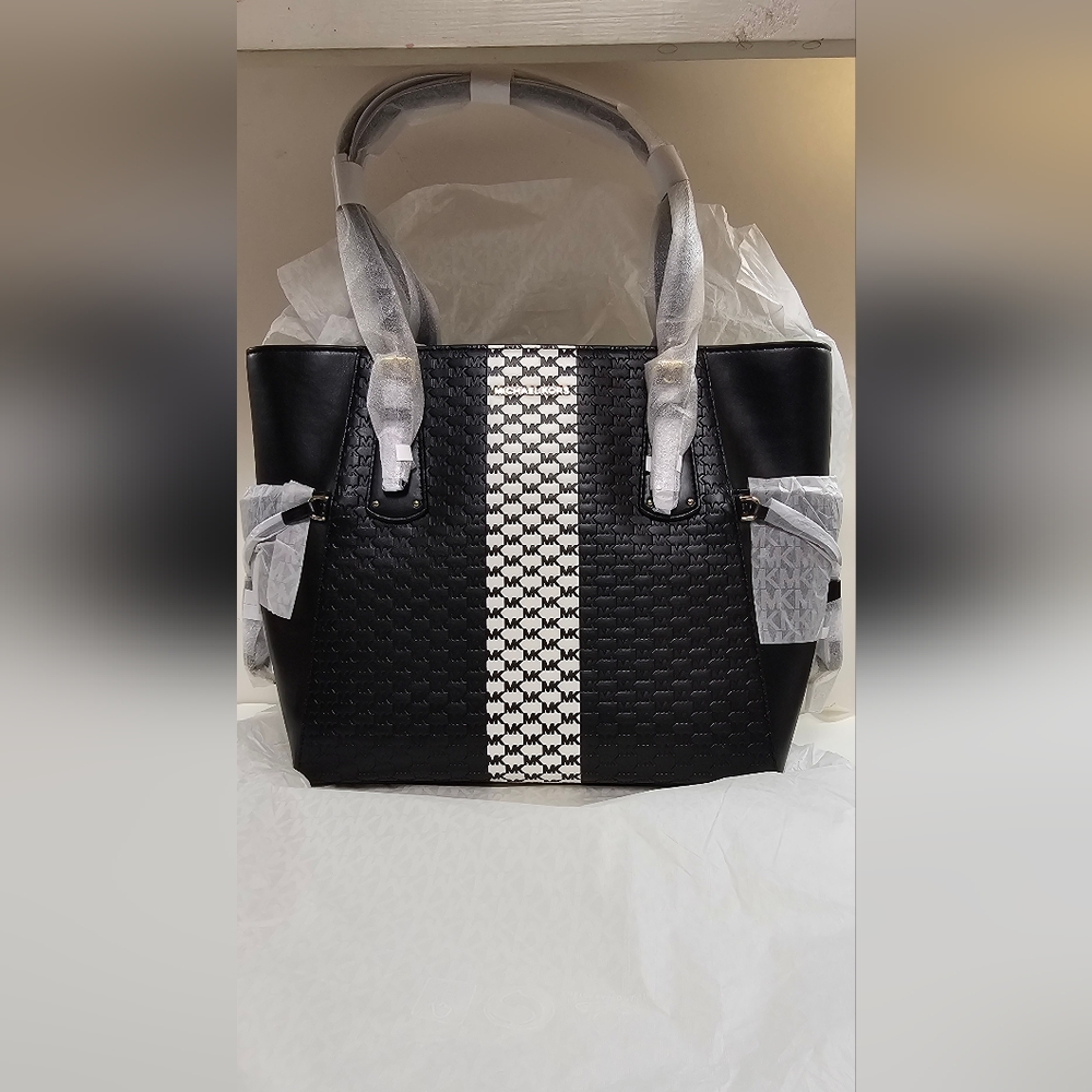 NEW Michael Kors Voyager Black White MK EMBOSSED Crossgrain Leather Medium Tote